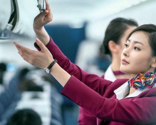 中国民航亏钱史：谁能让10亿人坐上飞机？