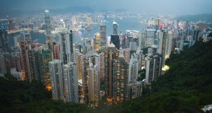 比起香港，内地开发商哪里见过周期