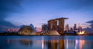 中国富豪“撤离”新加坡，回流香港？